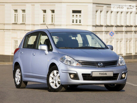Ниссан Тиида 2009 року Nissan TIIDA 2009 року