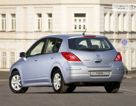 Nissan TIIDA 2009 року