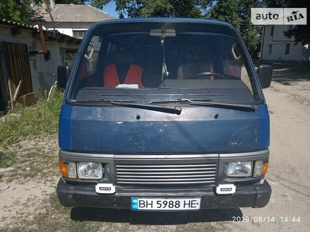 Nissan Urvan 1989 года