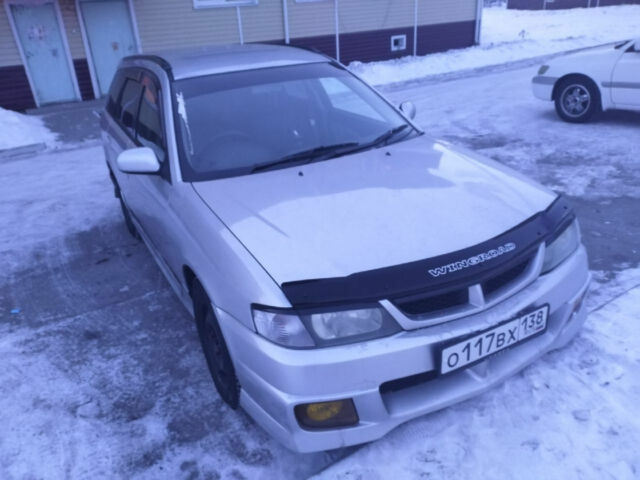Nissan Wingroad 2001 року