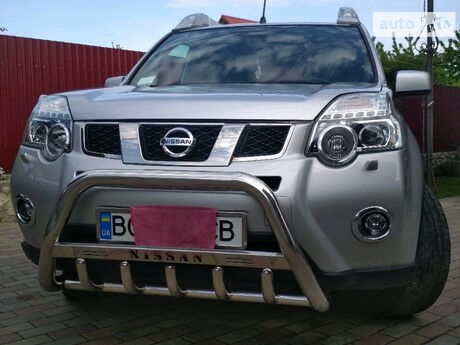 Ниссан ИксТрейл 2011 року Nissan X-Trail 2011 року