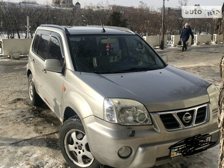 Ниссан ИксТрейл 2003 года Nissan X-Trail 2003 года