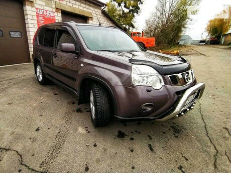 Ниссан ИксТрейл 2011 року Nissan X-Trail 2011 року