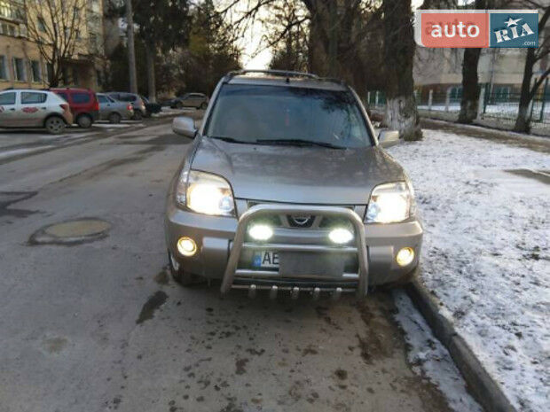 Nissan X-Trail 2004 року