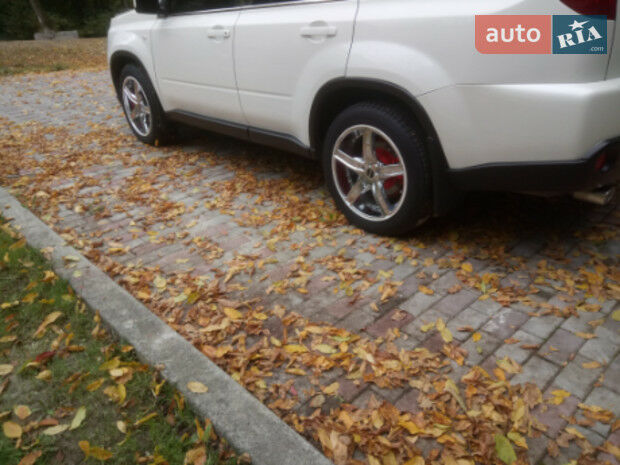 Ниссан ИксТрейл 2012 року Nissan X-Trail 2012 року
