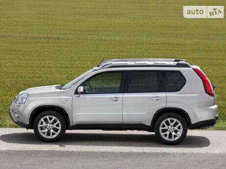 Ниссан ИксТрейл 2014 року Nissan X-Trail 2014 року