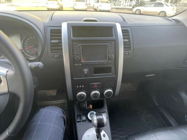 Nissan X-Trail 2014 року