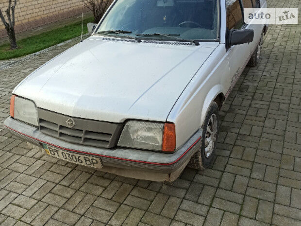 Opel Ascona 1986 года