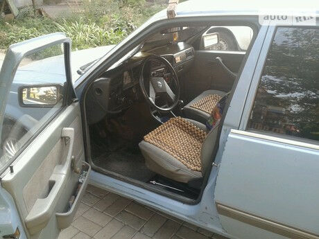 Opel Ascona 1986 року