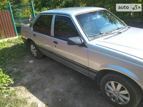 Опель Аскона 1987 року Opel Ascona 1987 року