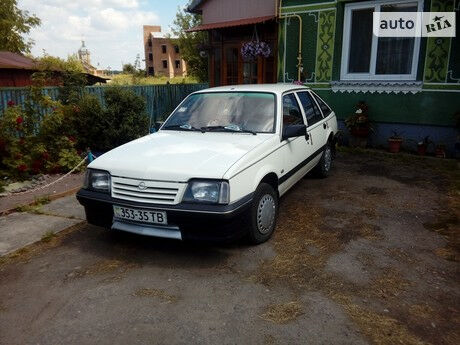 Опель Аскона 1987 року Opel Ascona 1987 року