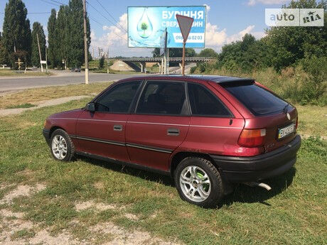 Опель Астра Ф 1992 року Opel Astra F 1992 року