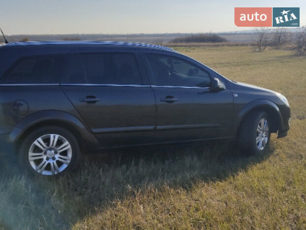 Опель Астра Н 2008 року Opel Astra H 2008 року