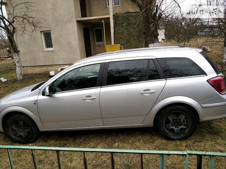 Opel Astra H 2010 года