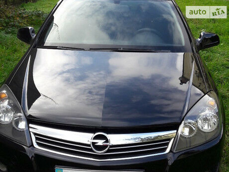 Опель Астра Н 2013 года Opel Astra H 2013 года