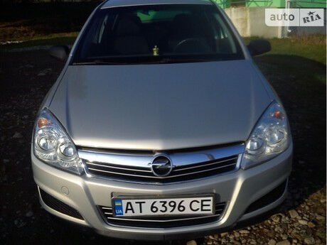 Опель Астра Н 2007 года Opel Astra H 2007 года