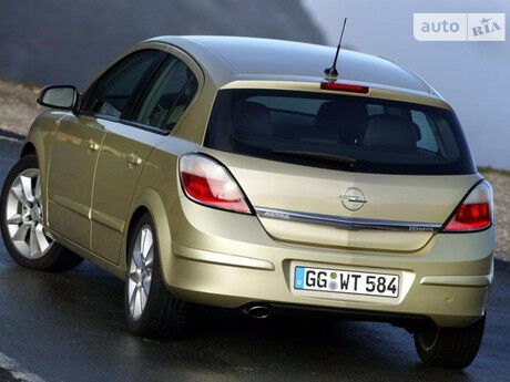 Опель Астра Н 2011 года Opel Astra H 2011 года