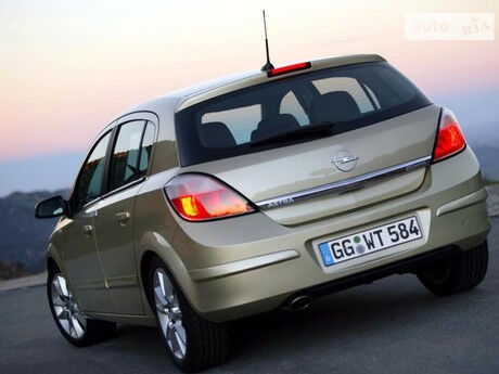 Опель Астра Н 2012 року Opel Astra H 2012 року