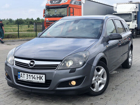 Опель Астра Н 2008 года Opel Astra H 2008 года