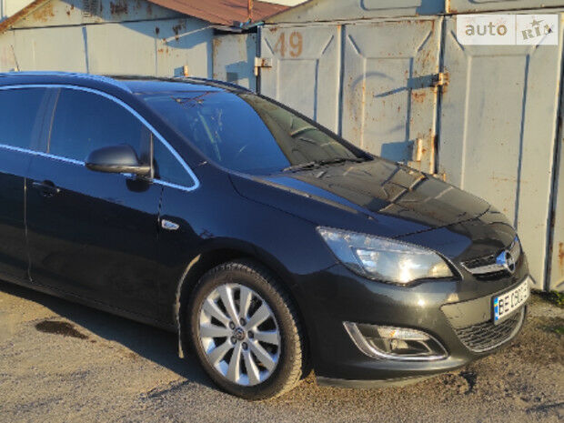 Opel Astra J 2015 року