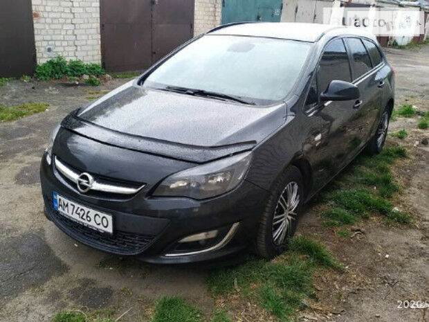 Opel Astra J 2013 року