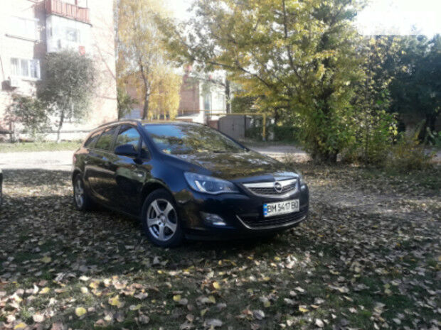 Opel Astra J 2011 року