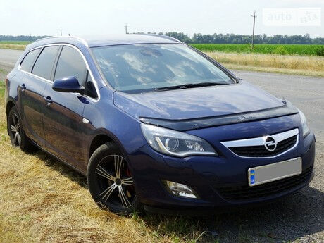 Opel Astra J 2013 року