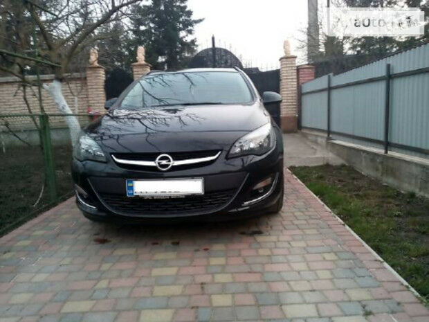 Opel Astra J 2013 года