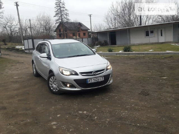 Opel Astra J 2012 года