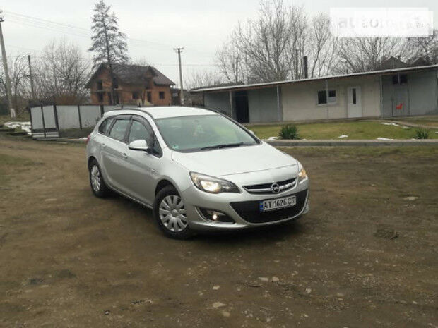 Opel Astra J 2012 года