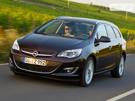 Opel Astra J 2011 года