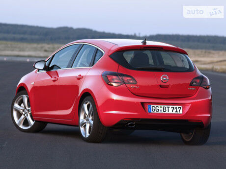 Opel Astra J 2010 року