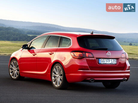 Opel Astra J 2011 года