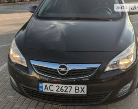 Opel Astra J 2011 года