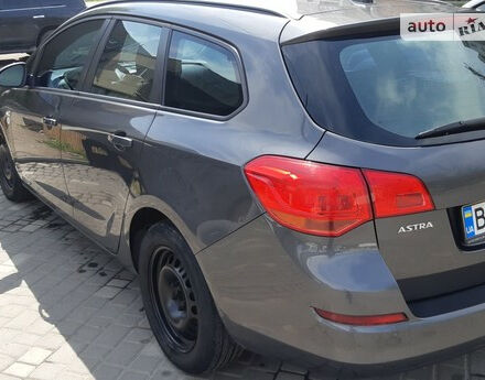 Opel Astra J 2012 року