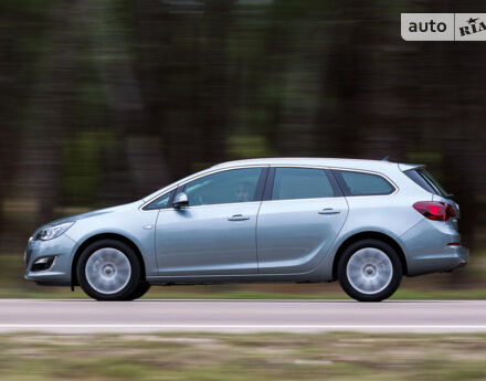 Opel Astra J 2014 года