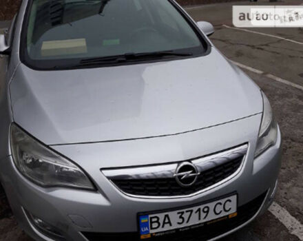 Opel Astra J 2011 года