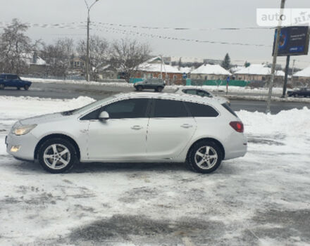 Opel Astra J 2012 года