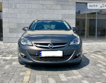 Opel Astra J 2014 года