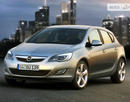 Opel Astra J 2012 года