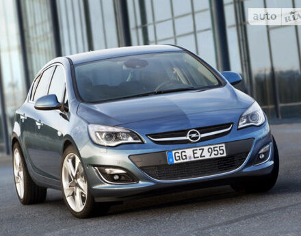 Opel Astra J 2012 года