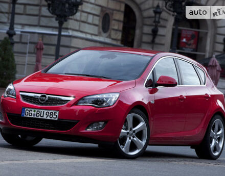 Opel Astra J 2012 года