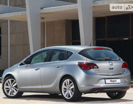 Opel Astra J 2012 року