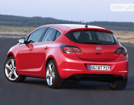 Opel Astra J 2010 року