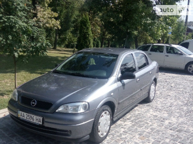 Opel Astra 2008 года