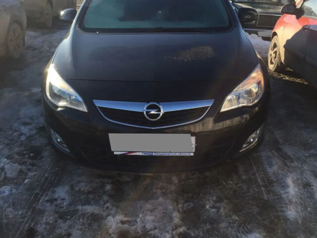 Opel Astra 2010 года
