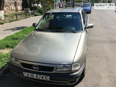 Opel Astra 1996 года