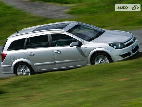 Опель Астра 2010 года Opel Astra 2010 года