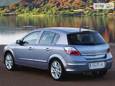 Opel Astra 2012 года