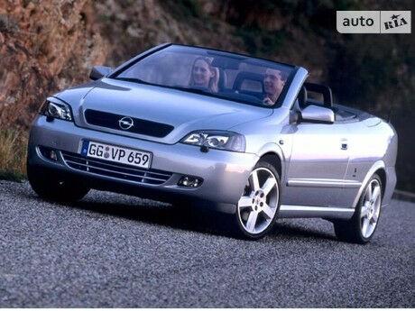 Opel Astra 2010 года